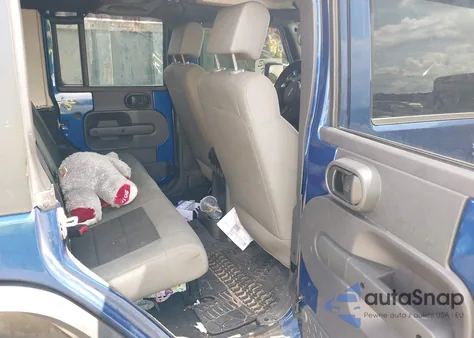 2009 Jeep Wrangler Unlimited X z USA, uszkodzony, nr VIN 1J4GA391X9L722199